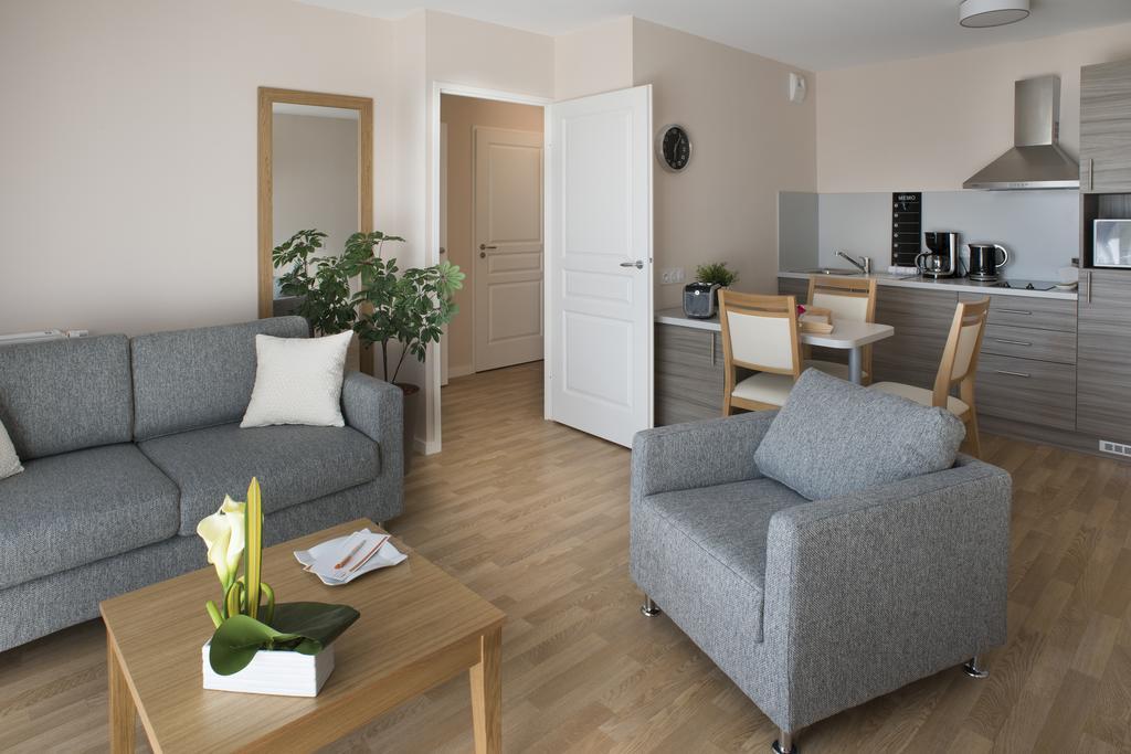 Aparthotel Domitys La Clef Des Champs Poitiers Habitación foto