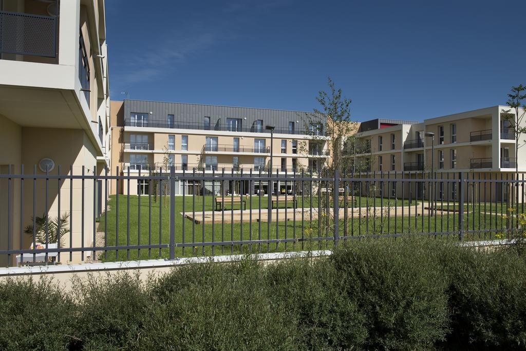 Aparthotel Domitys La Clef Des Champs Poitiers Exterior foto
